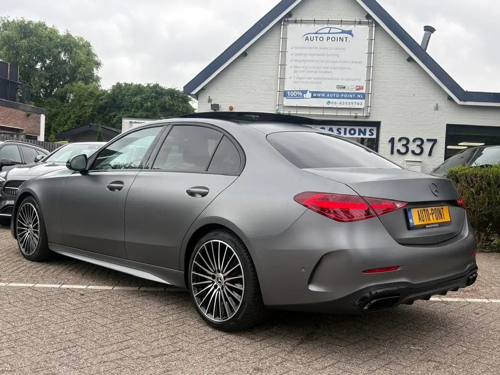 Mercedes-Benz C-Klasse 180 AMG uit 2022, foto 4