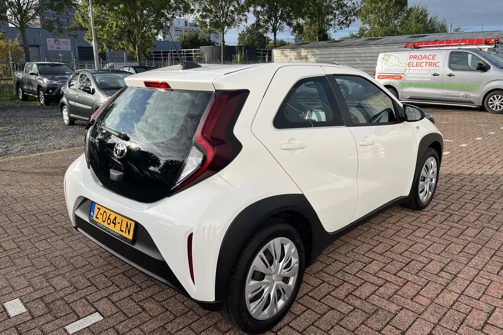 Toyota Aygo X 1.0 VVT-i MT Play uit 2024, foto 2