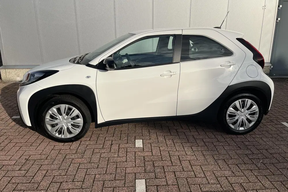 Toyota Aygo X 1.0 VVT-i MT Play uit 2024, foto 4