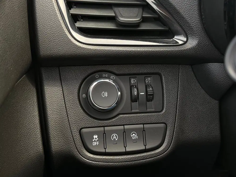 Opel Karl 1.0 ecoFLEX 120 Jaar Edition uit 2019, foto 14