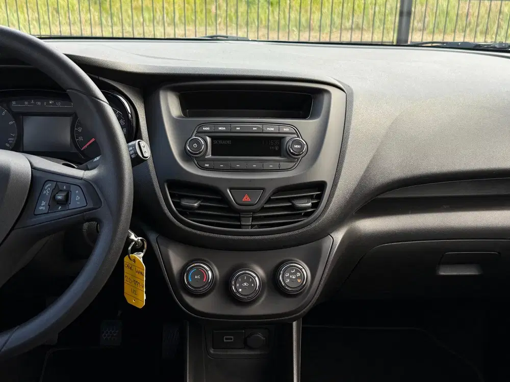 Opel Karl 1.0 ecoFLEX 120 Jaar Edition uit 2019, foto 19