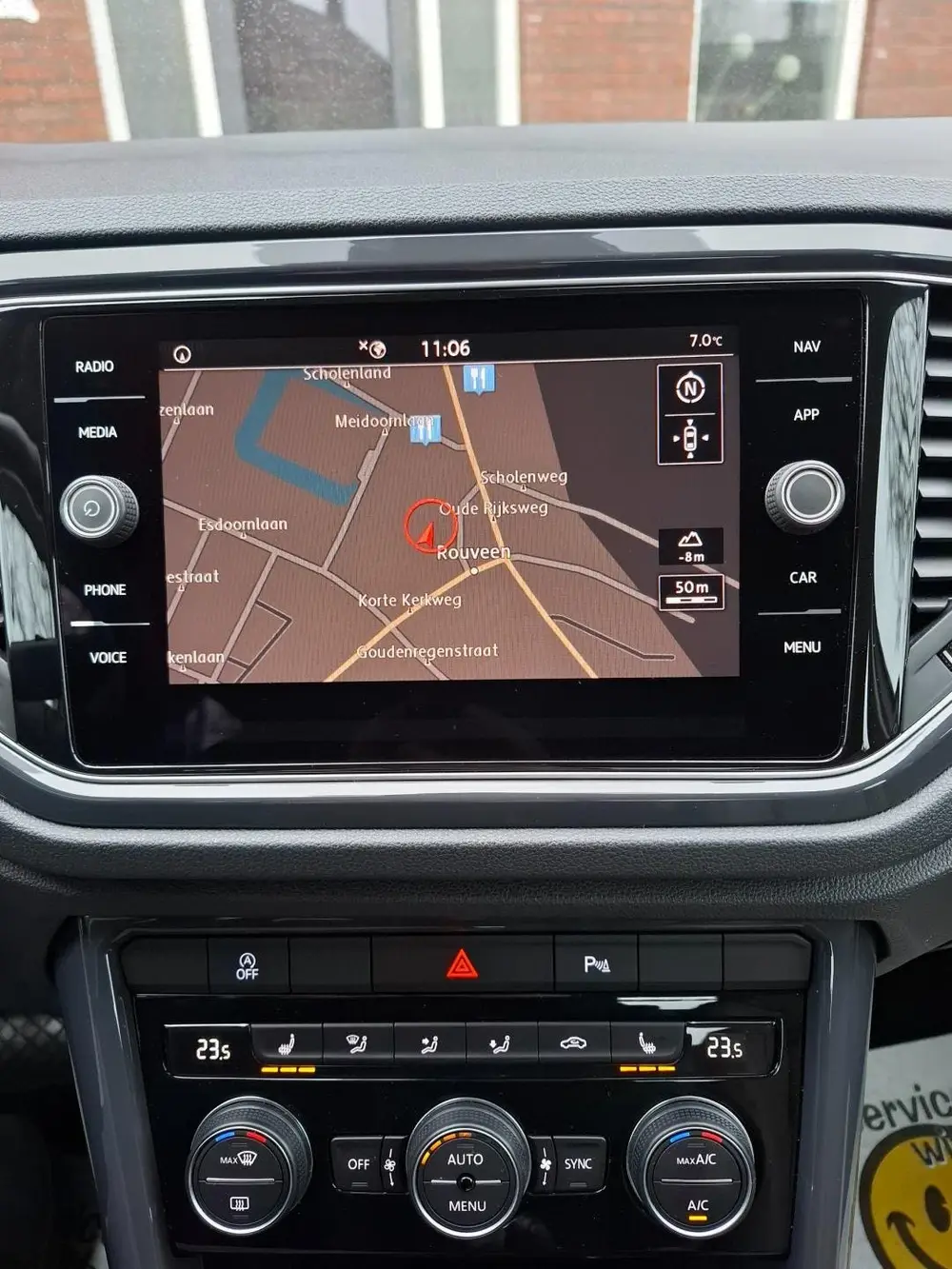 Volkswagen T-Roc 1.5 TSI Sport. volledig leder dealer onderh uit 2019, foto 13
