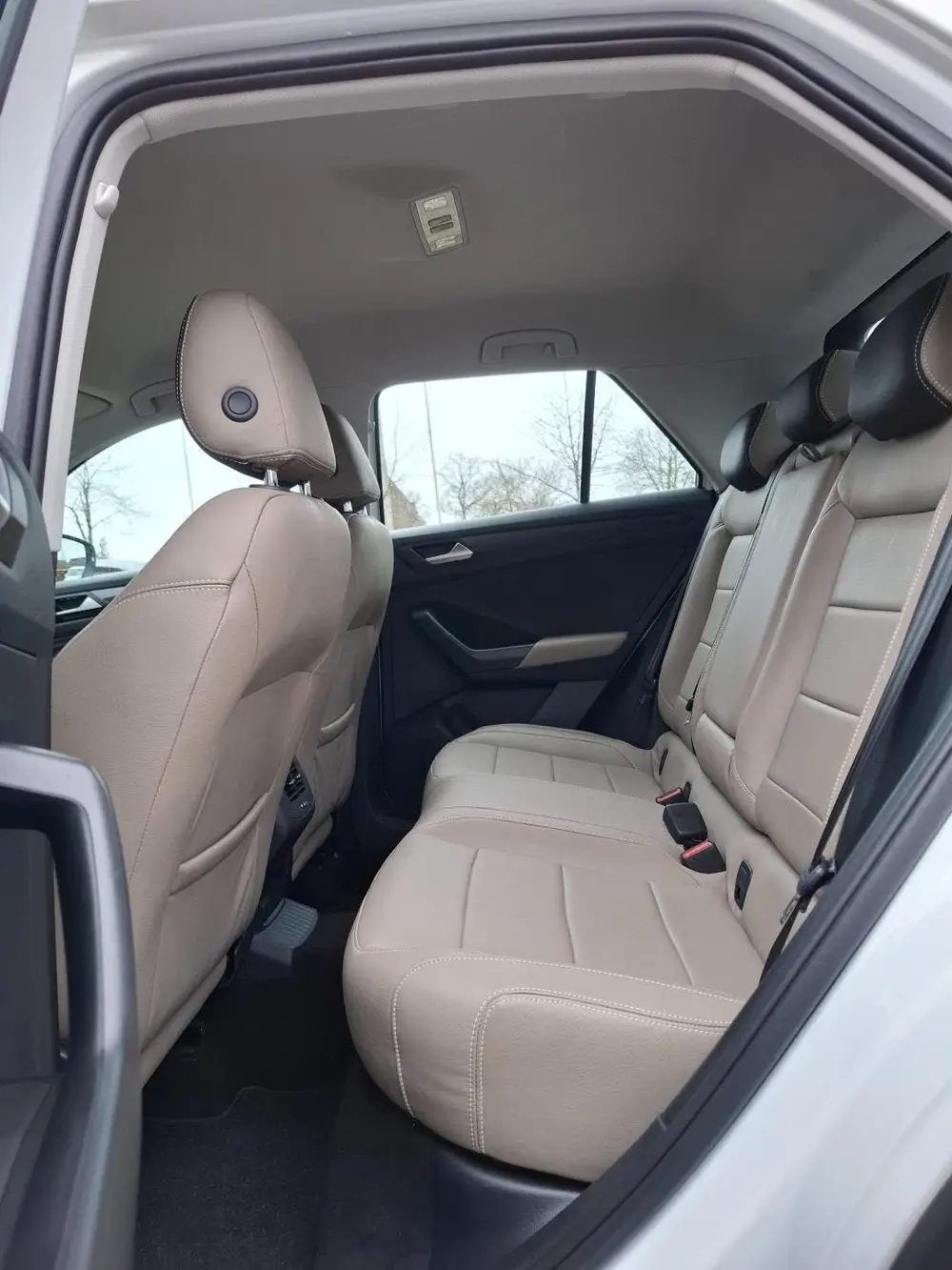 Volkswagen T-Roc 1.5 TSI Sport. volledig leder dealer onderh uit 2019, foto 5