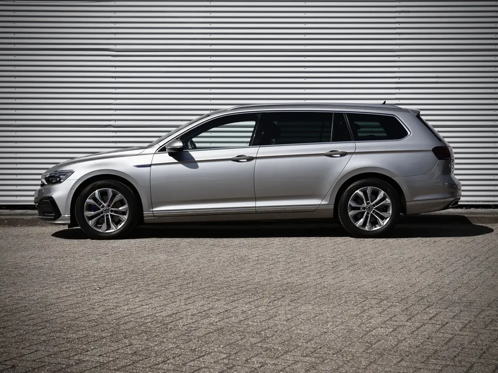 Volkswagen Passat Variant GTE | Panorama | Trekhaak | Leder uit 2022, foto 12