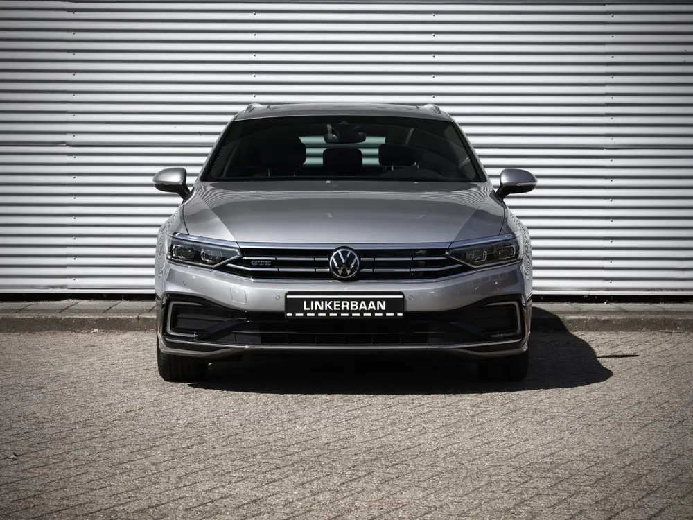 Volkswagen Passat Variant GTE | Panorama | Trekhaak | Leder uit 2022, foto 13