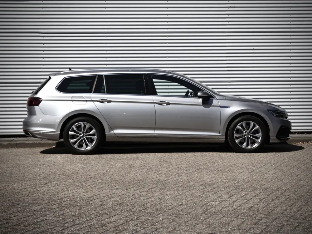 Volkswagen Passat Variant GTE | Panorama | Trekhaak | Leder uit 2022, foto 15