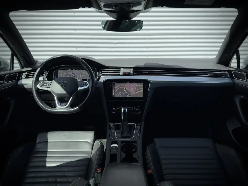 Volkswagen Passat Variant GTE | Panorama | Trekhaak | Leder uit 2022, foto 17