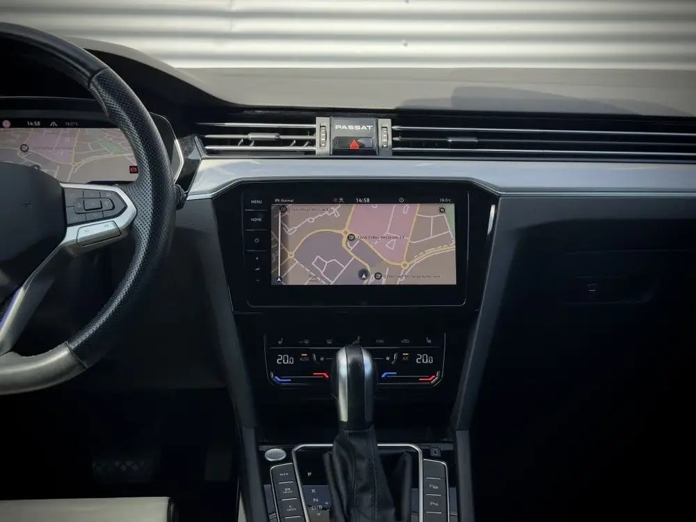 Volkswagen Passat Variant GTE | Panorama | Trekhaak | Leder uit 2022, foto 18