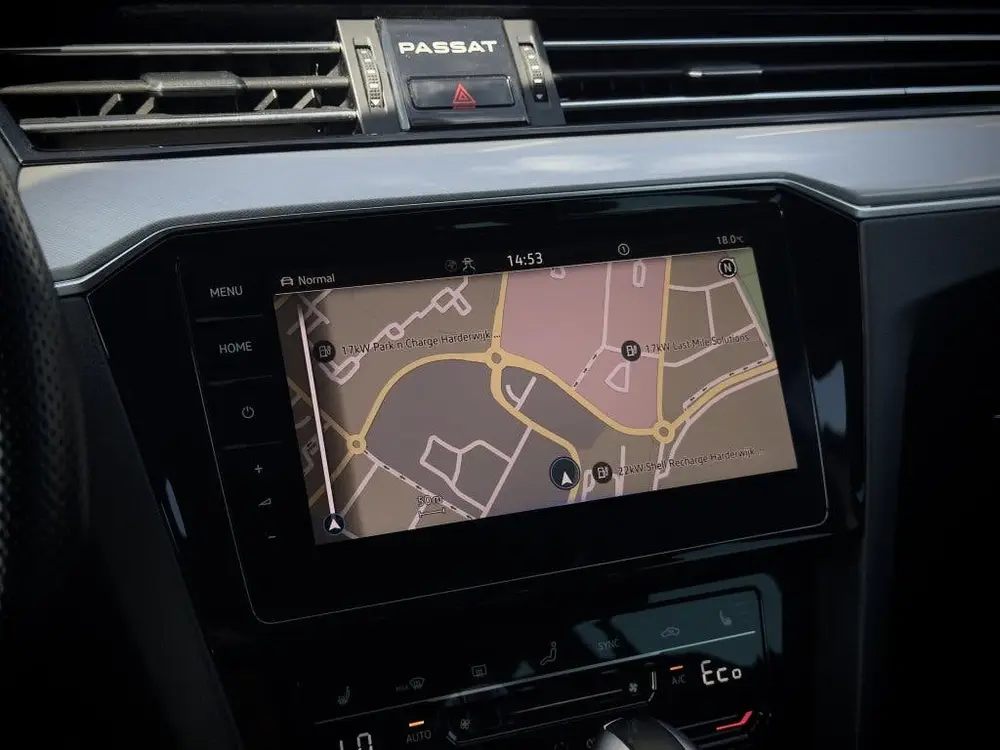 Volkswagen Passat Variant GTE | Panorama | Trekhaak | Leder uit 2022, foto 19