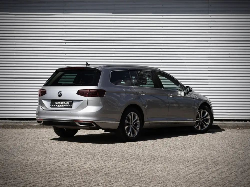 Volkswagen Passat Variant GTE | Panorama | Trekhaak | Leder uit 2022, foto 4