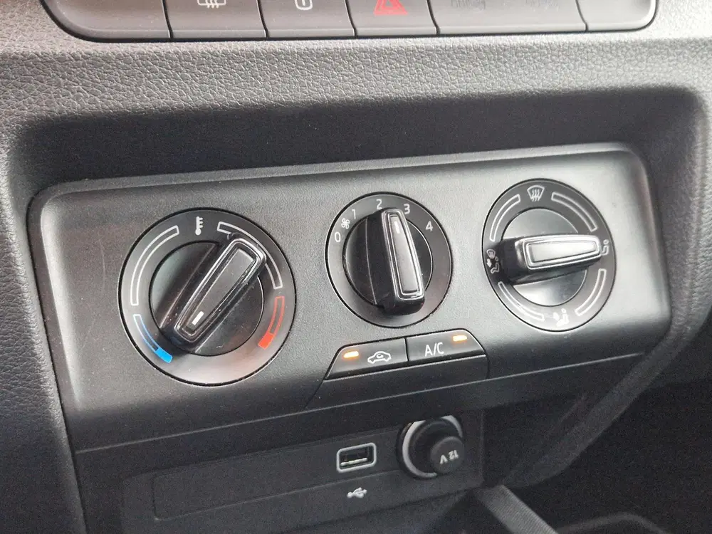 Skoda Fabia 1.0 TSI Ambition AIRCO CRUISE CARPLAY uit 2021, foto 18