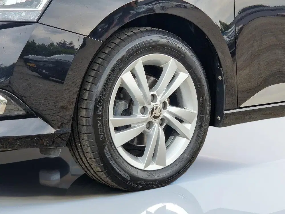 Skoda Fabia 1.0 TSI Ambition AIRCO CRUISE CARPLAY uit 2021, foto 3