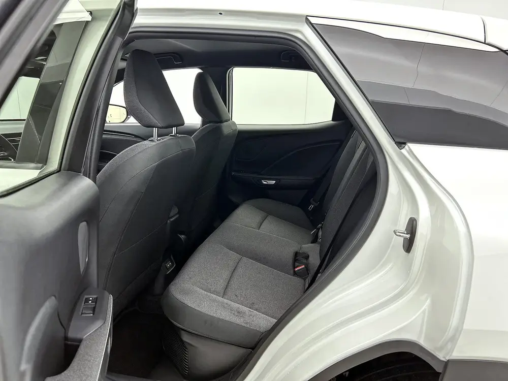 Lexus LBX Business Line 2WD uit 2025, foto 17