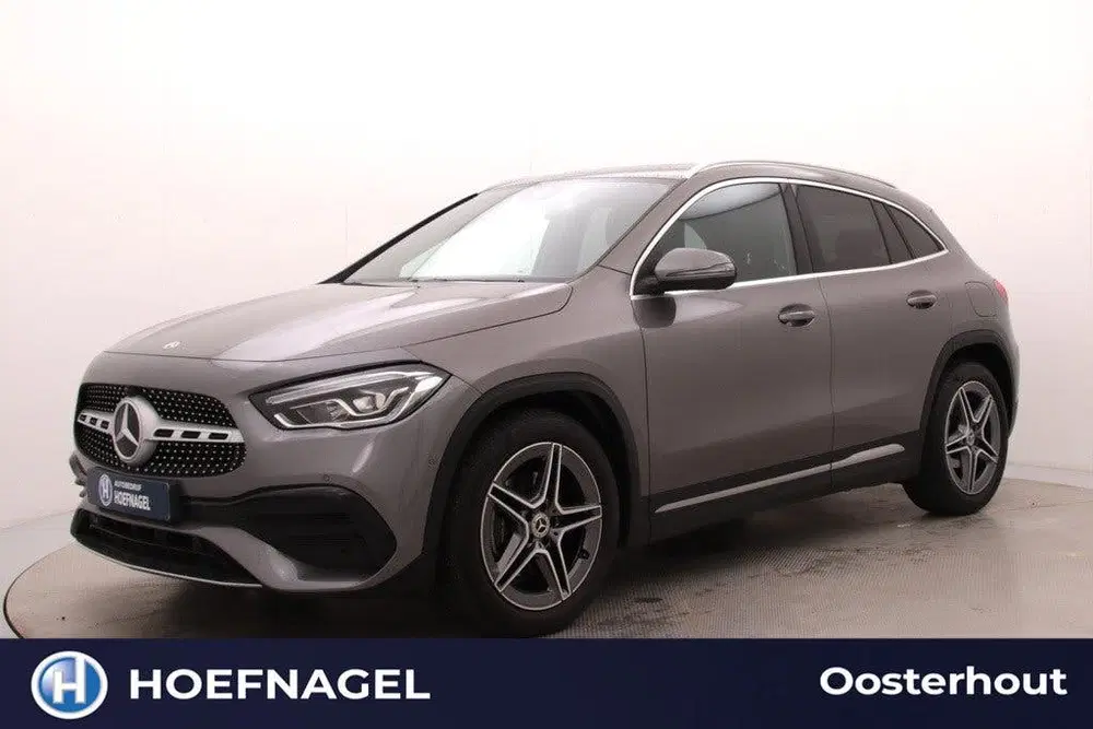 Mercedes-Benz GLA 200 AMG Line uit 2021
