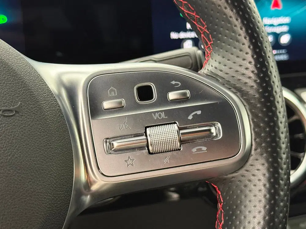 Mercedes-Benz GLA 200 AMG Line uit 2021, foto 19