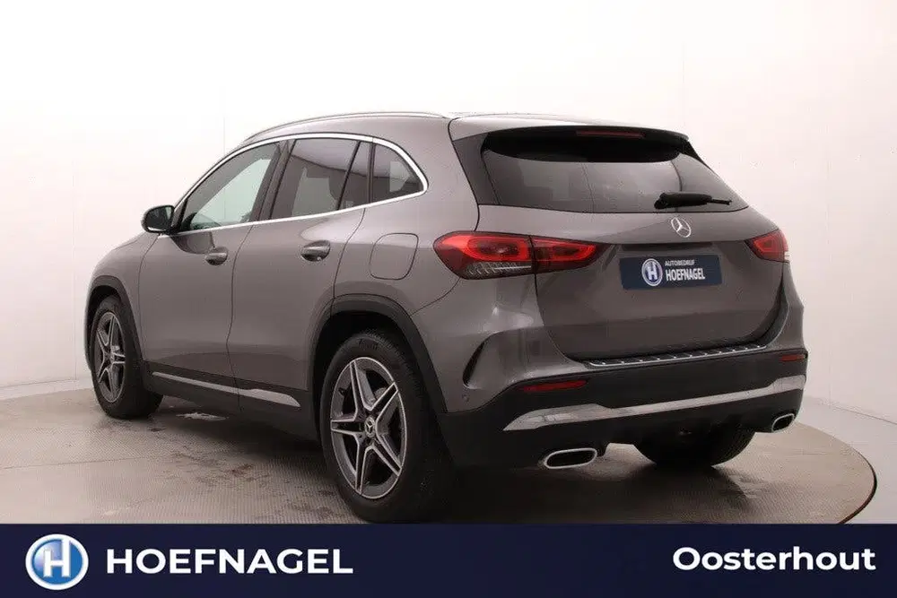 Mercedes-Benz GLA 200 AMG Line uit 2021, foto 3