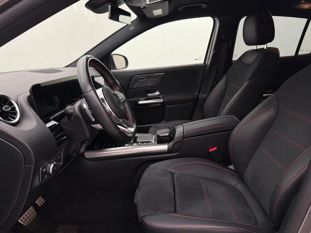 Mercedes-Benz GLA 200 AMG Line uit 2021, foto 5