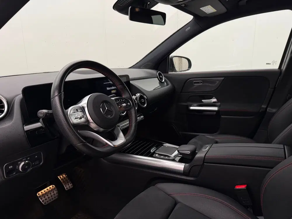 Mercedes-Benz GLA 200 AMG Line uit 2021, foto 6