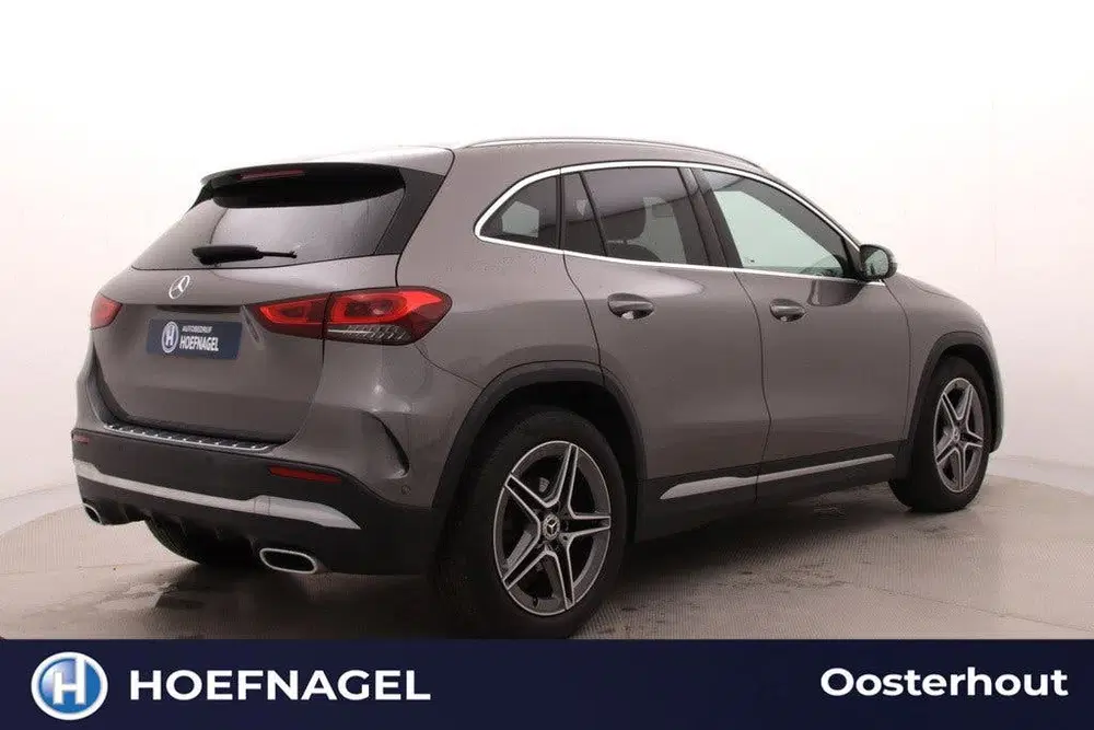 Mercedes-Benz GLA 200 AMG Line uit 2021, foto 8