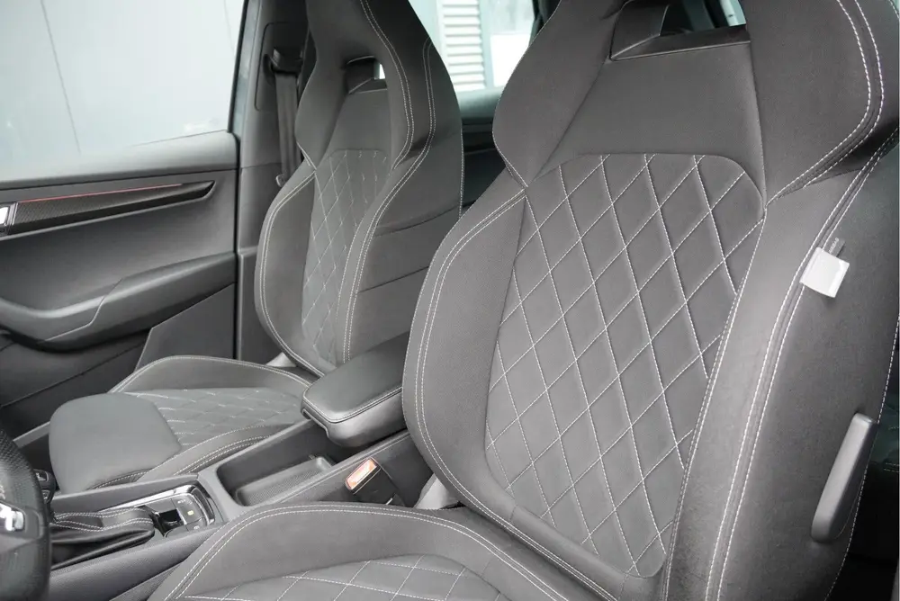 Skoda Karoq 1.5 TSI ACT 150PK Automaat Sportline Busin uit 2019, foto 9