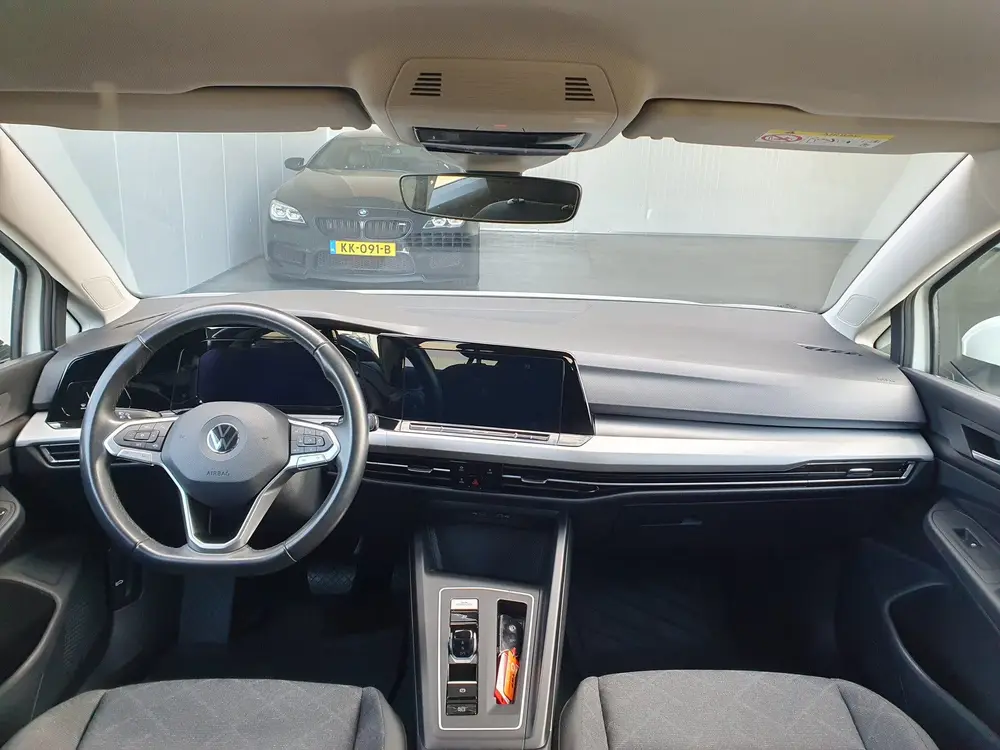 Volkswagen Golf 1.0 eTSI Life Business NAVI/DIG.COCKPIT/LED/ uit 2021, foto 3