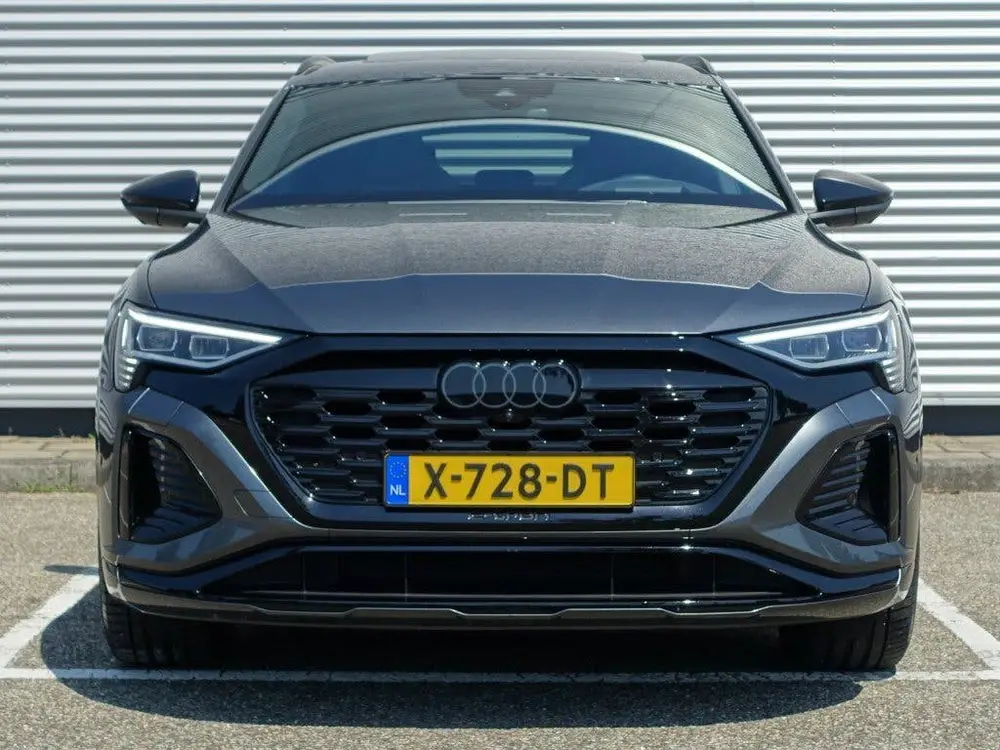 Audi Q8 e-tron 55 Quattro S-Edition Competition I NL-Auto uit 2023, foto 4