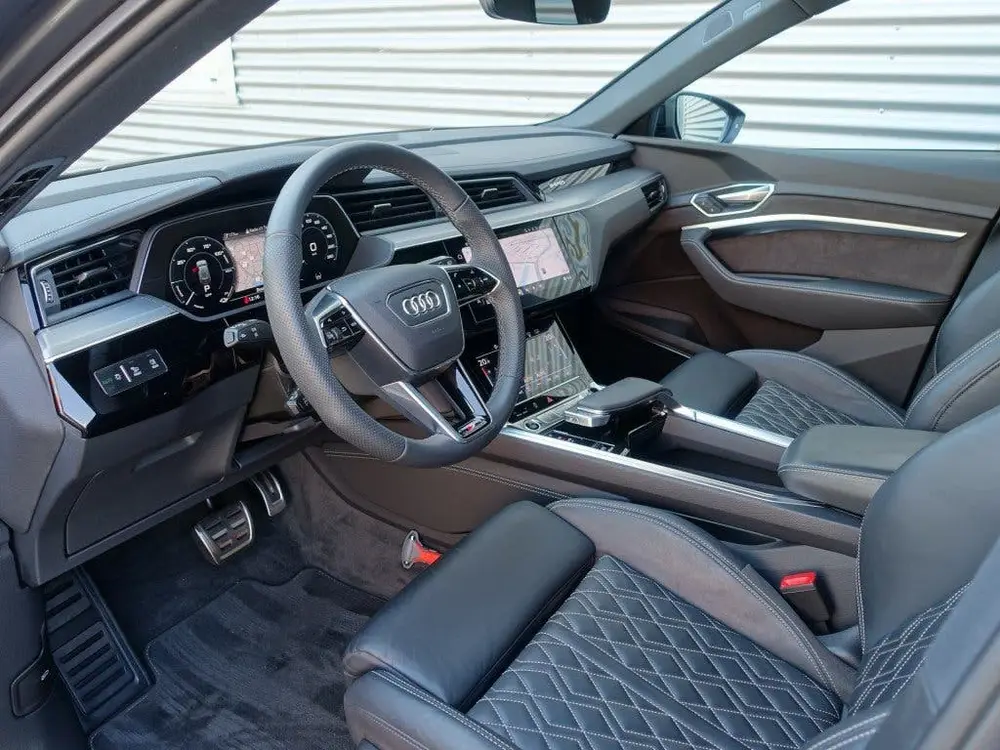 Audi Q8 e-tron 55 Quattro S-Edition Competition I NL-Auto uit 2023, foto 7