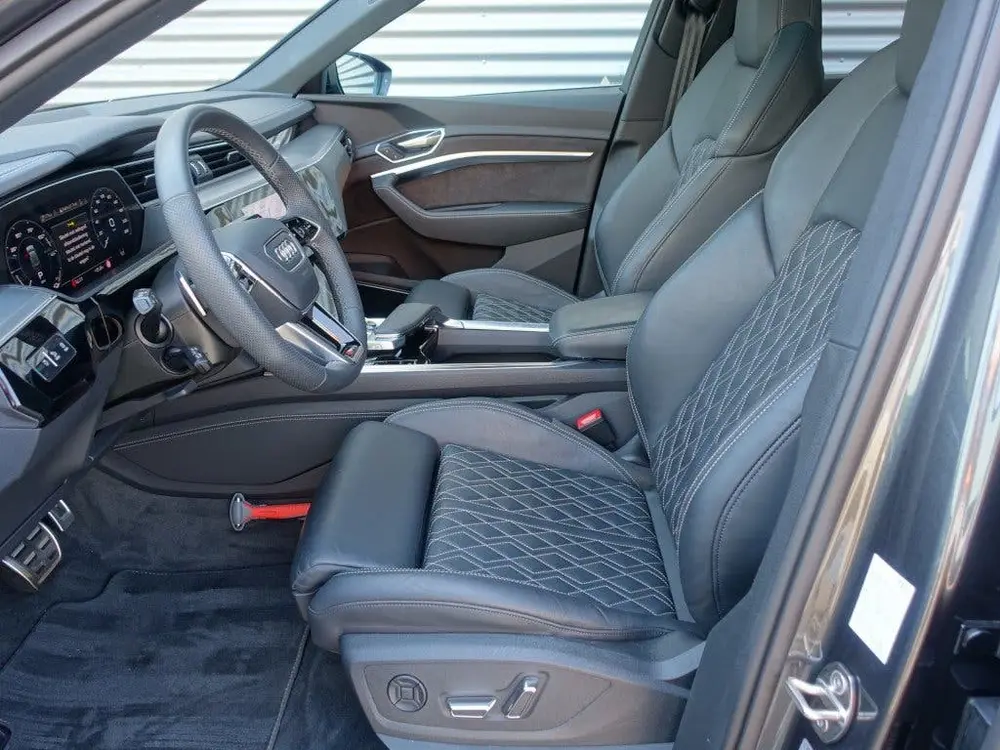 Audi Q8 e-tron 55 Quattro S-Edition Competition I NL-Auto uit 2023, foto 8