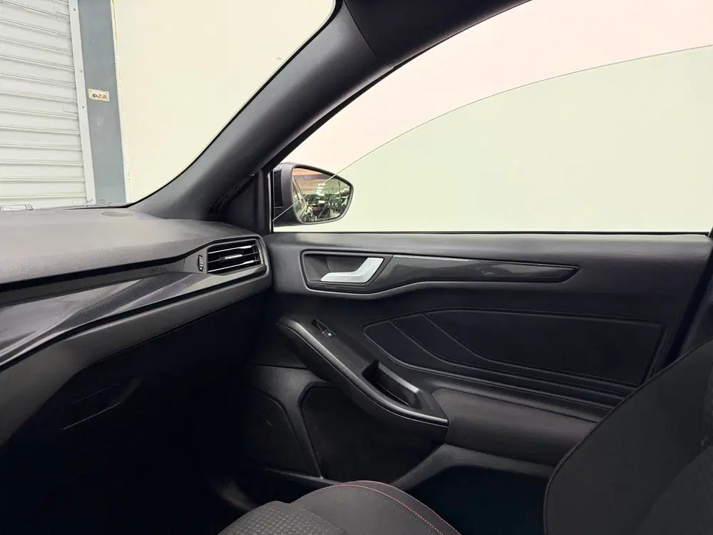 Ford Focus 1.0 EcoBoost Hybrid ST Line 155PK uit 2025, foto 10