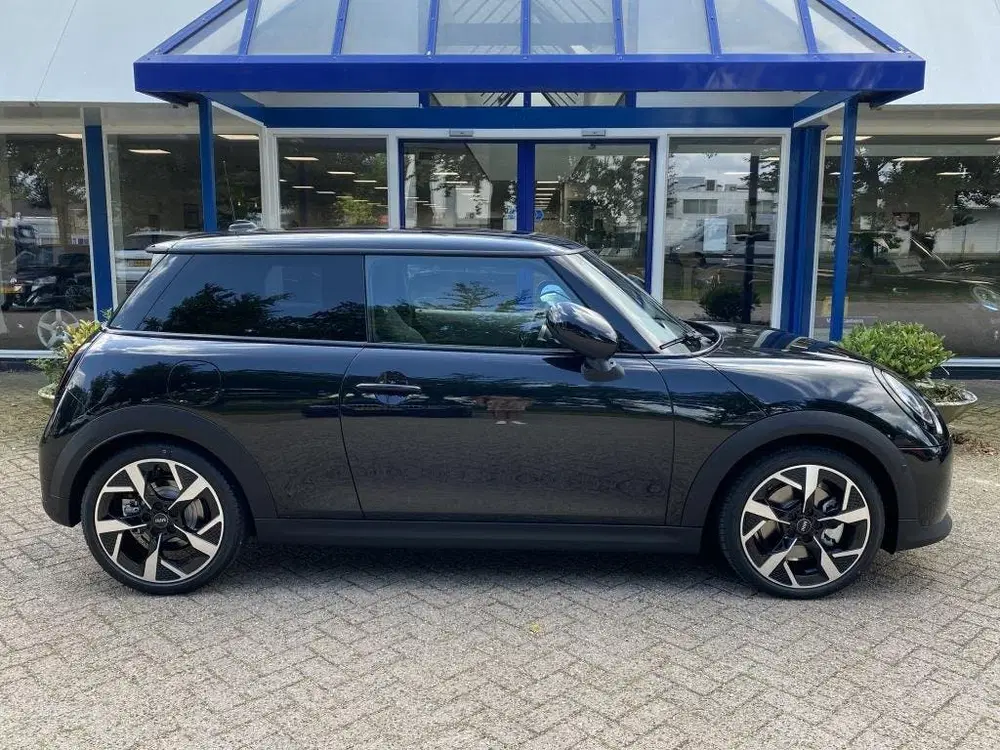 Mini Cooper Mini Navigatie leer Panoramadak 1.5 Cooper uit 2024, foto 8