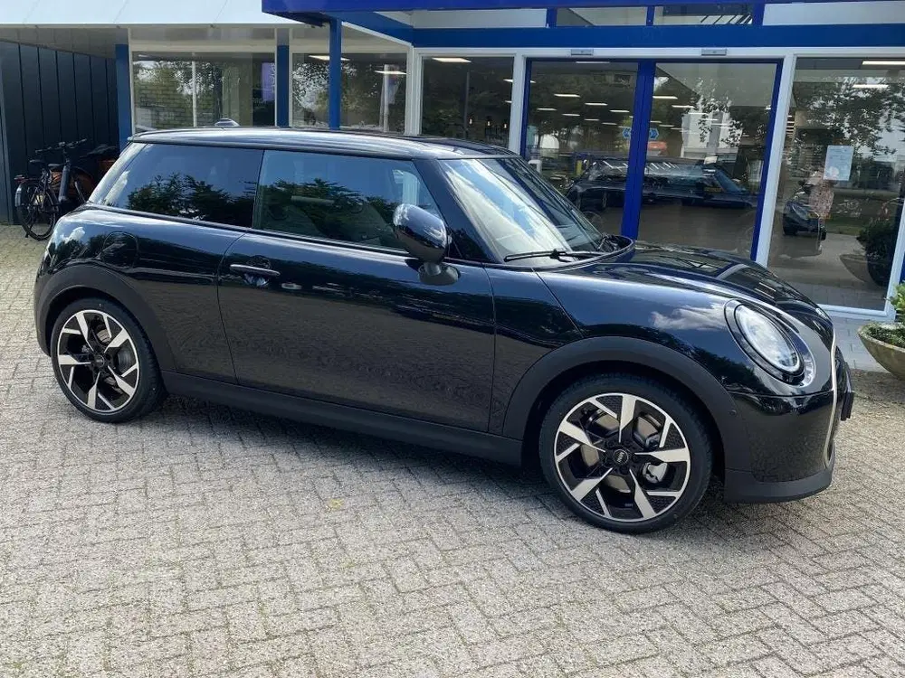Mini Cooper Mini Navigatie leer Panoramadak 1.5 Cooper uit 2024, foto 9