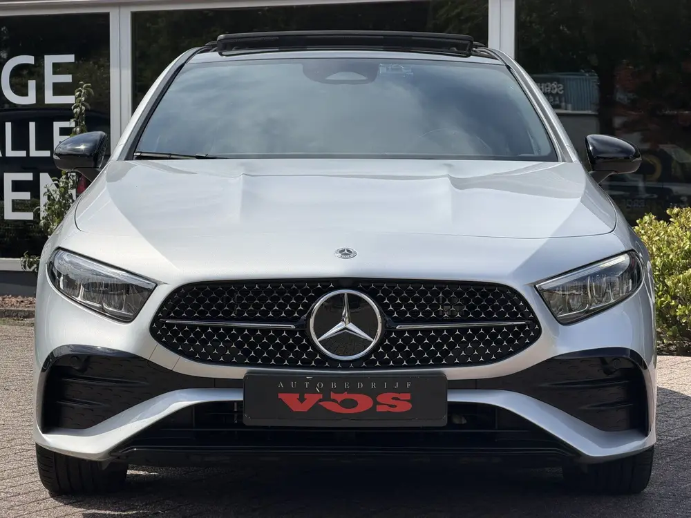 Mercedes-Benz A-Klasse 250 e AMG Line uit 2023, foto 11