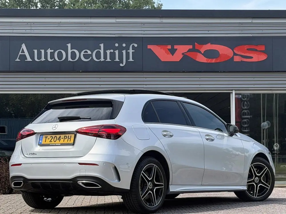 Mercedes-Benz A-Klasse 250 e AMG Line uit 2023, foto 9