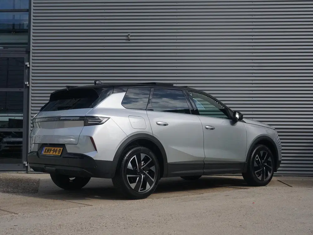 Opel Grandland 1.2 Turbo Hybrid GS Panoramadak uit 2025, foto 2