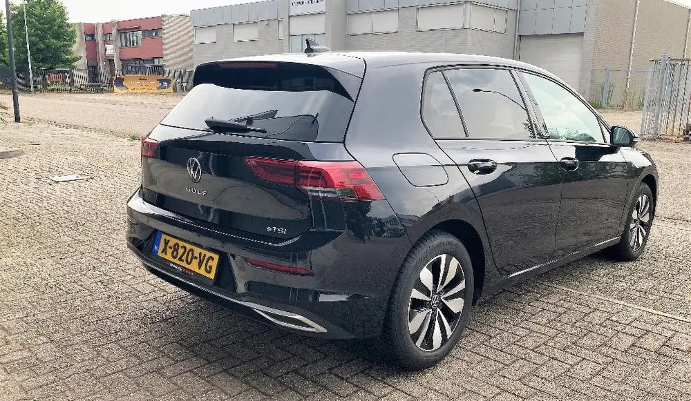 Volkswagen Golf 1.0 Etsi 110pk 7-DSG 2023 Zwart uit 2023, foto 3