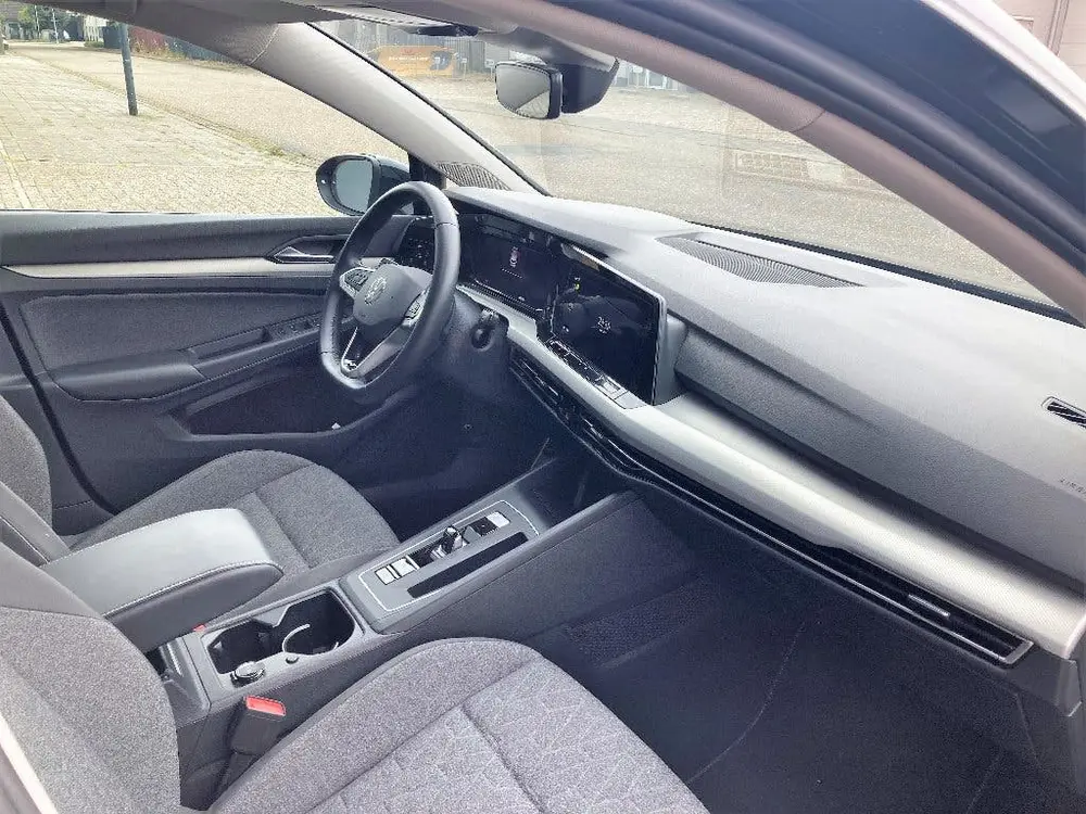 Volkswagen Golf 1.0 Etsi 110pk 7-DSG 2023 Zwart uit 2023, foto 7