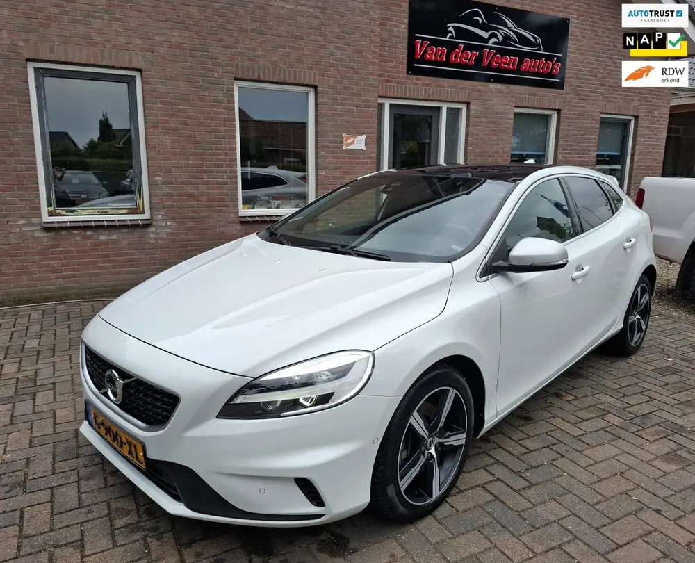 Volvo V40 1.5 T3 Polar+ Sport R-Design Dealer onderh uit 2019