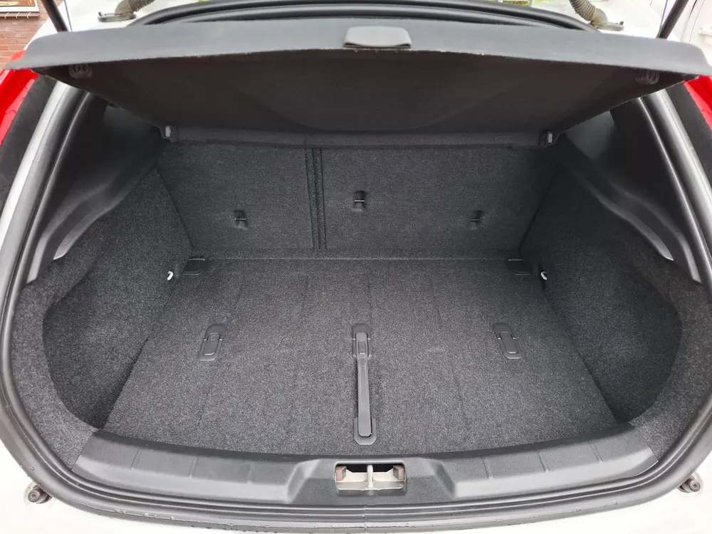 Volvo V40 1.5 T3 Polar+ Sport R-Design Dealer onderh uit 2019, foto 7