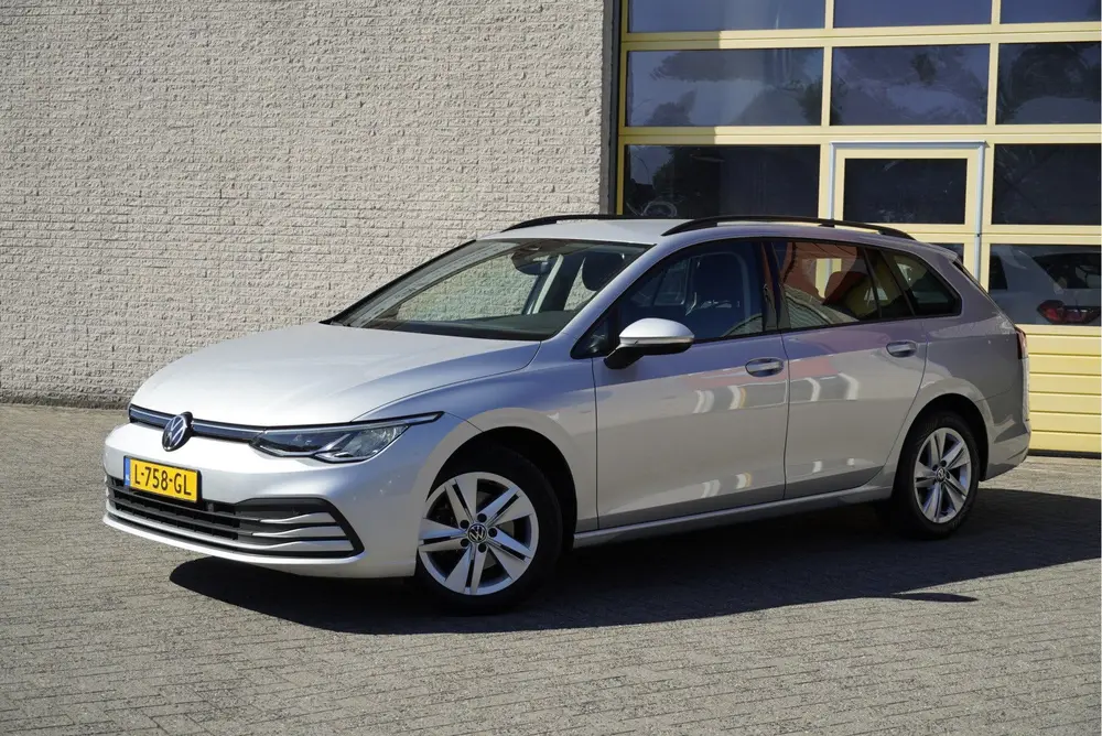 Volkswagen Golf Variant 1.0 TSI Life BJ2021 Lmv 16" | Led V+ uit 2021, foto 2