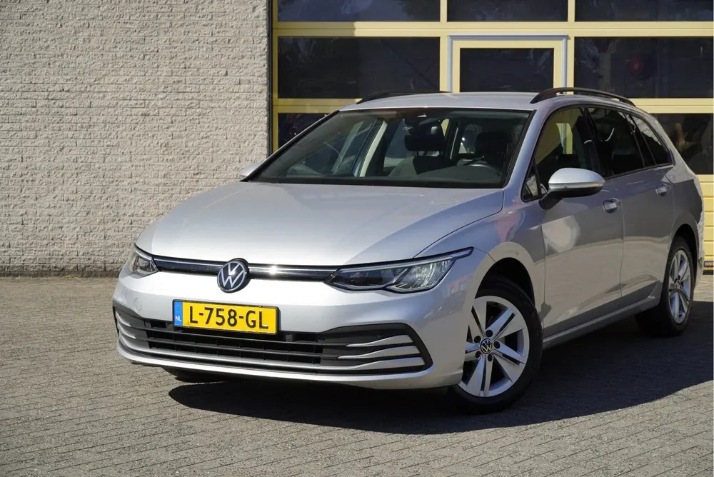 Volkswagen Golf Variant 1.0 TSI Life BJ2021 Lmv 16" | Led V+ uit 2021, foto 3