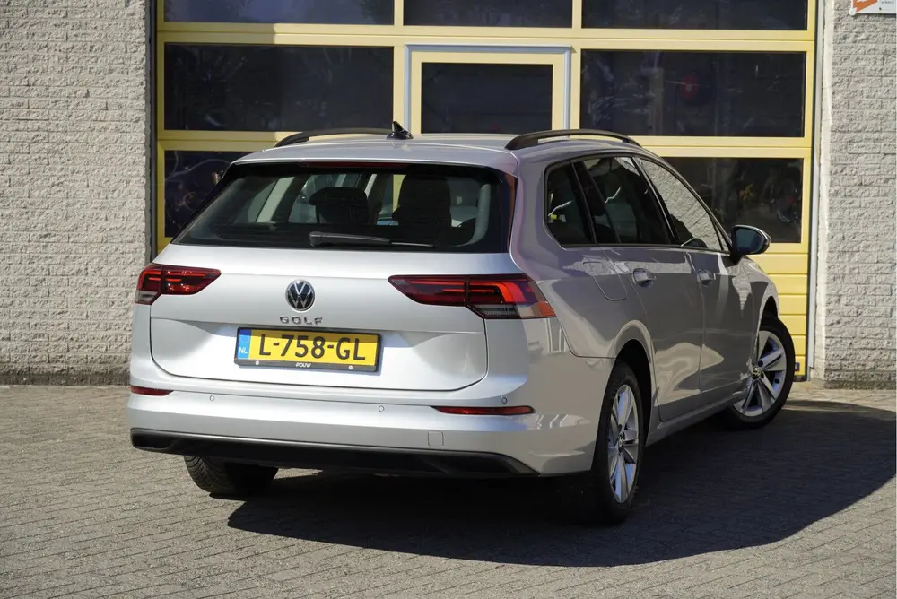 Volkswagen Golf Variant 1.0 TSI Life BJ2021 Lmv 16" | Led V+ uit 2021, foto 4