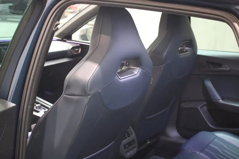 Cupra Leon 1.4 e-Hybrid VZ Patrol Blue Matt/Pano/Camera/Elec uit 2021, foto 12