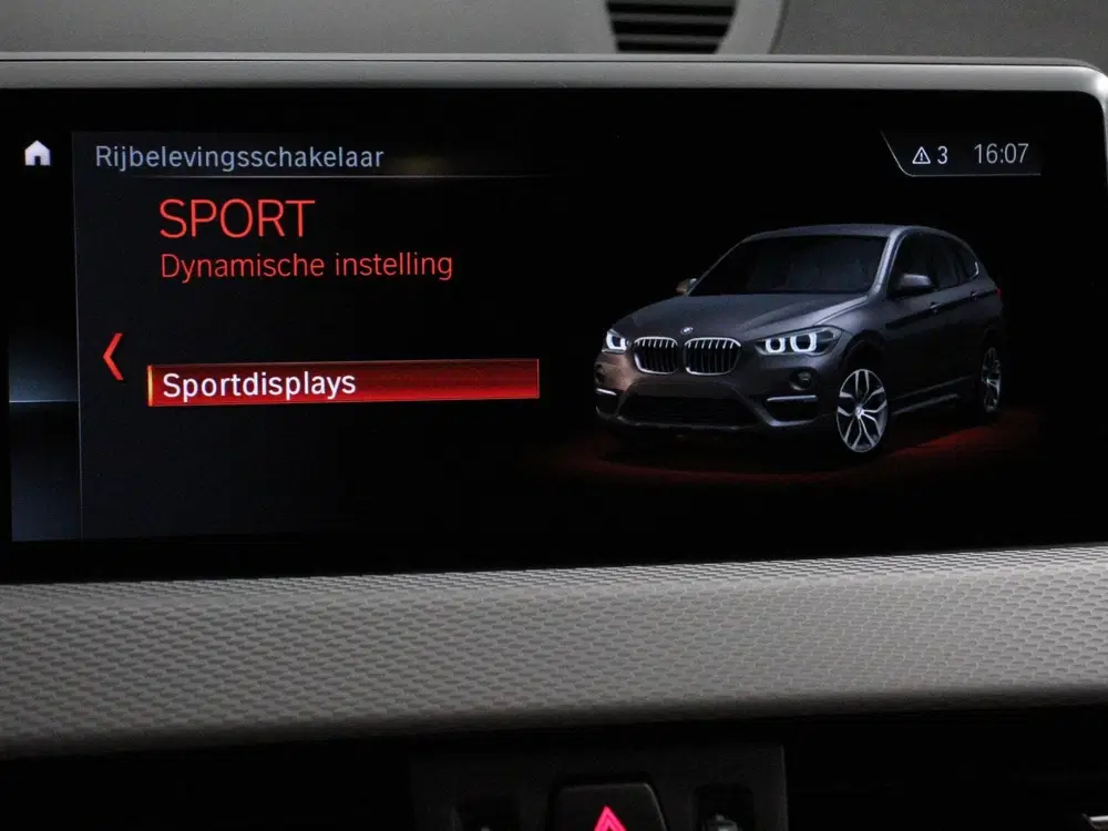BMW X1 sDrive18i Automaat M-Sport Navigatie Cruis uit 2020, foto 19