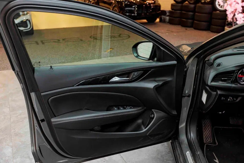 Opel Insignia 1.5 Turbo PANO uit 2019, foto 12