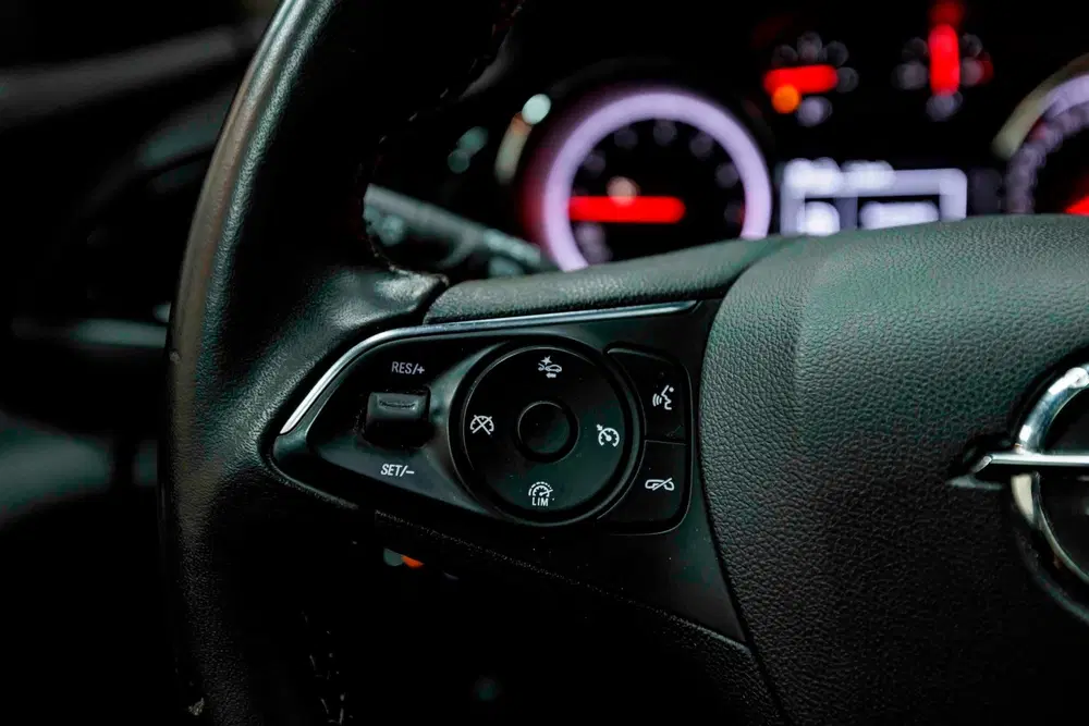 Opel Insignia 1.5 Turbo PANO uit 2019, foto 18
