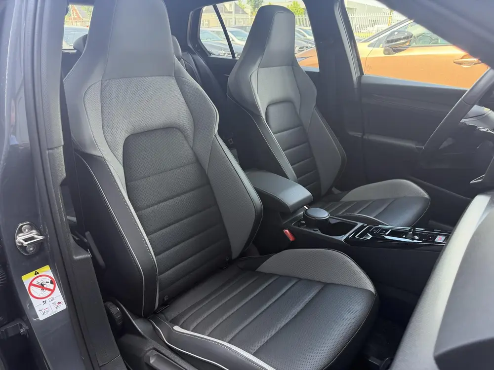 Volkswagen Golf 1.5 eHybrid GTE | Panoramdak | Trekhaak | St uit 2025, foto 15