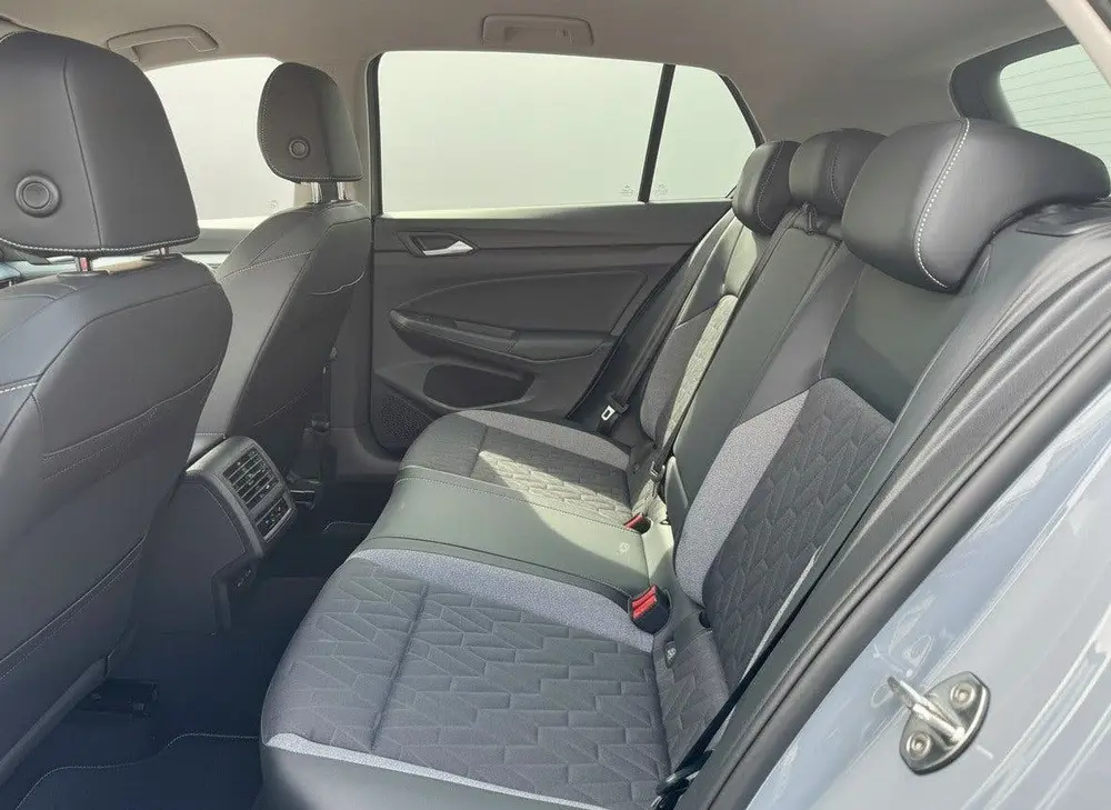 Volkswagen Golf 1.5 eHybrid 204PK PLUG IN. LIFE CAMERA/NAVI/ uit 2025, foto 18