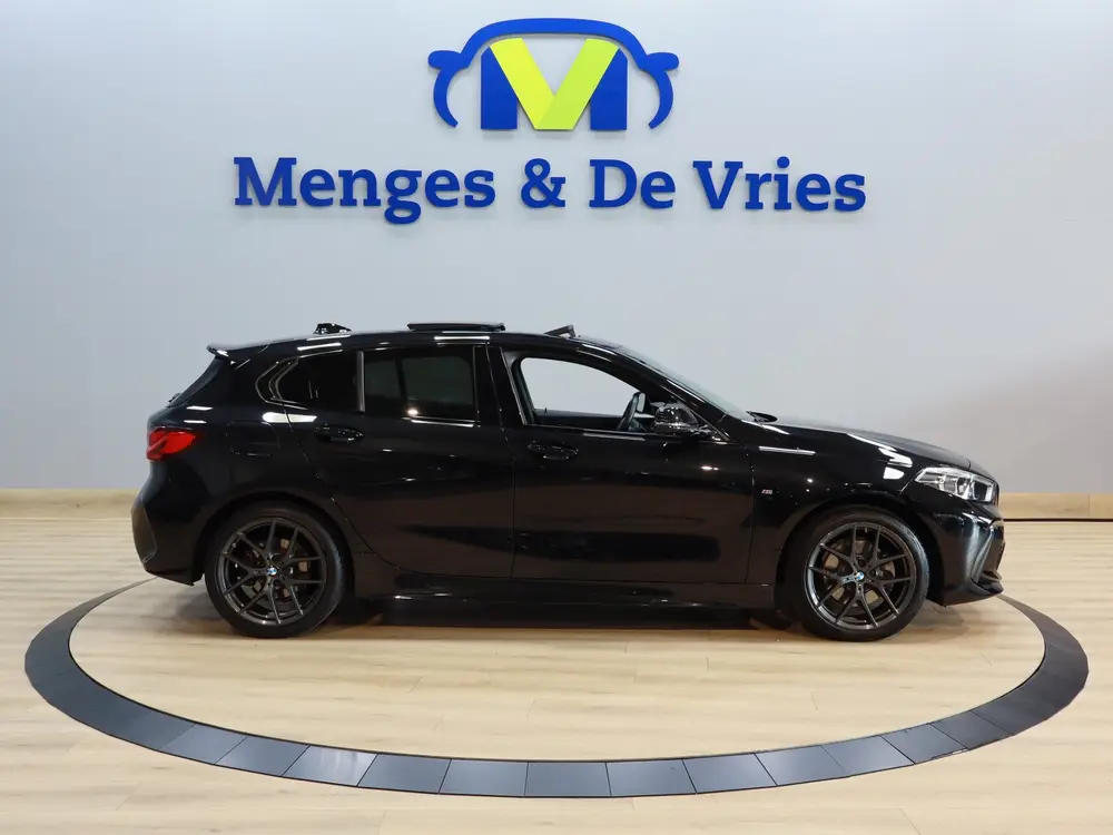 BMW 1-serie 118i Introduction Edition M Sport Airco EC uit 2023, foto 3