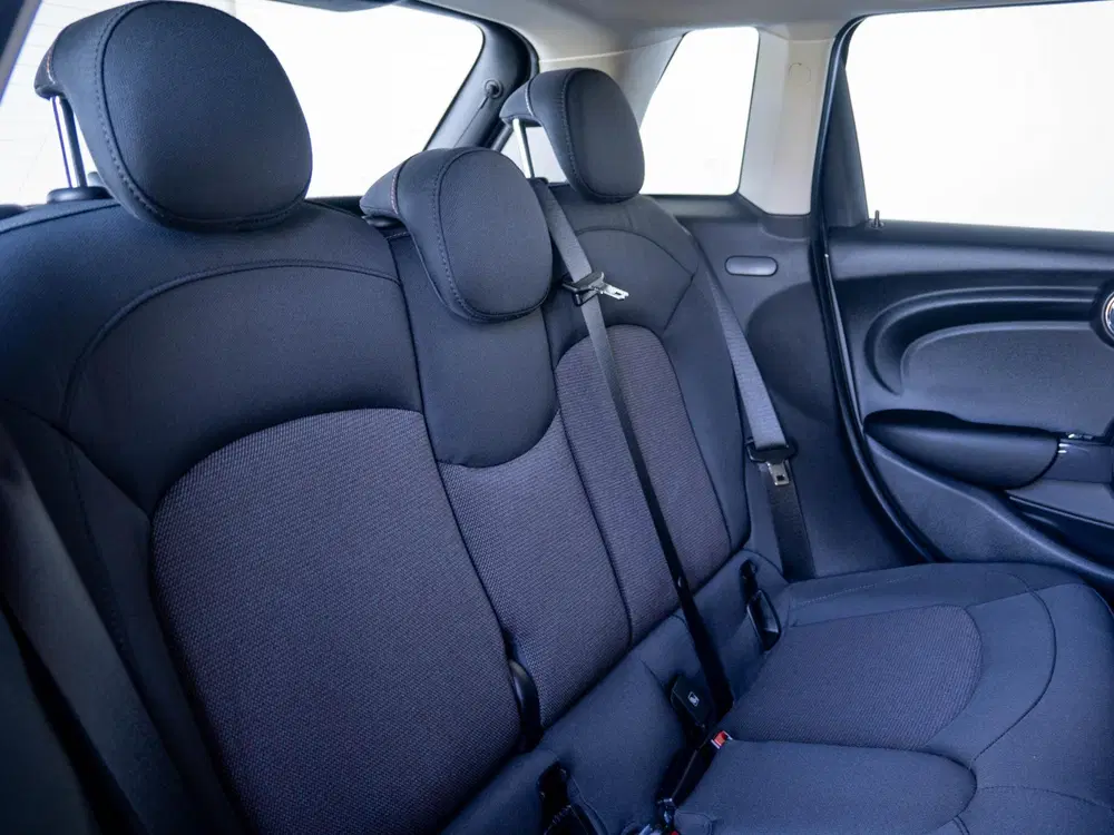 Mini Cooper Cooper Airco + Cruise + Parkeersensoren uit 2022, foto 10