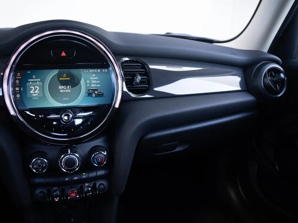 Mini Cooper Cooper Airco + Cruise + Parkeersensoren uit 2022, foto 11